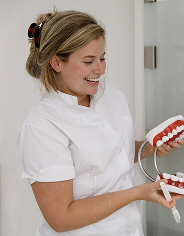 mondhygienist-sofieke-van-der-werff image Mondhygiënist Voorburg Sofieke Van der Werff